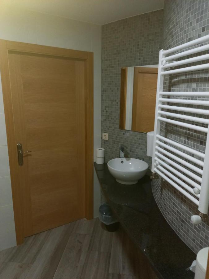 Hostal Y Albergue Carpinteiras Rodeiro Экстерьер фото